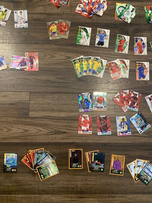 235 szt. Karty piłkarskie Panini Fifa 2018, 2022, 2023, 2024