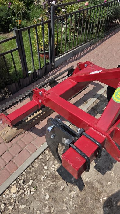 Польський Міні глибокорозпушувач на 1-3 стійки Чизель рихлитель