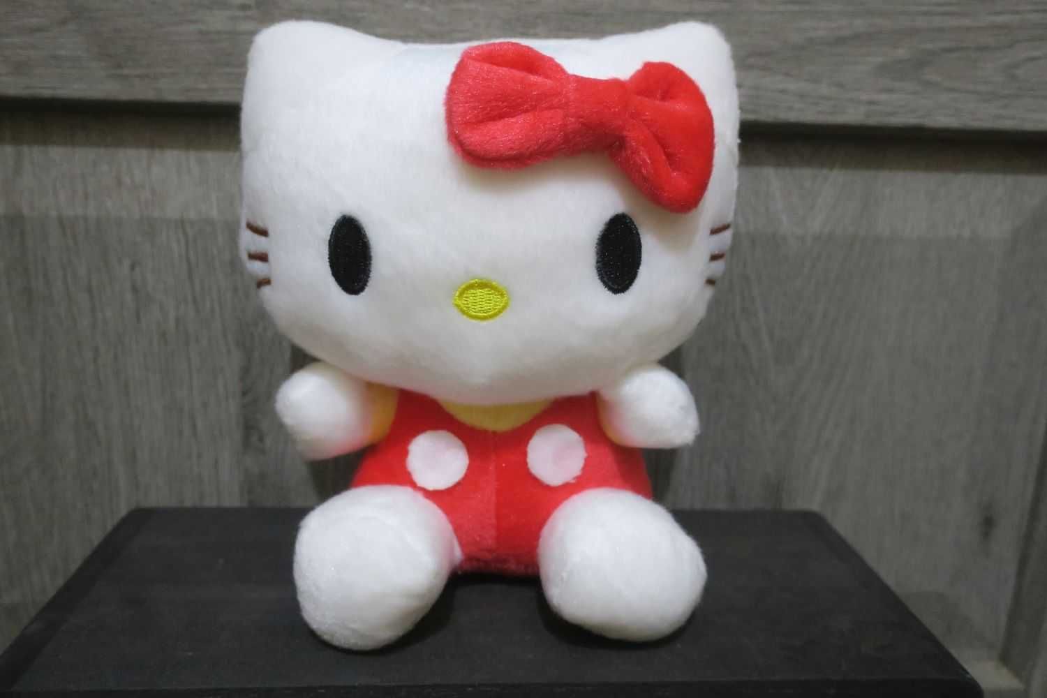 Maskotka Hello Kitty 19 cm pluszak kotek