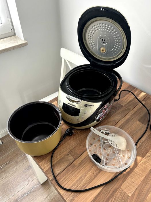 Multicooker w dobrym stanie