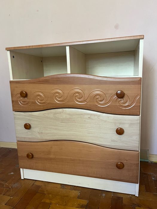 Комплект мебелі в дитячу/підліткову кімнату.