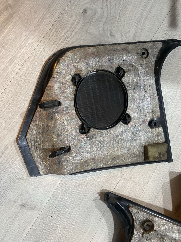 Накладки на динамики BMW E34