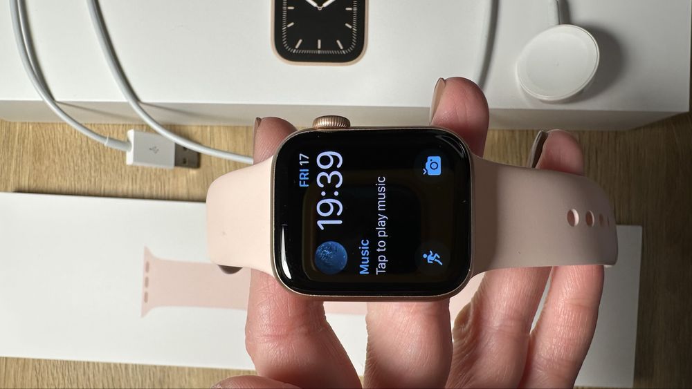 Apple watch 5 (44 мм)