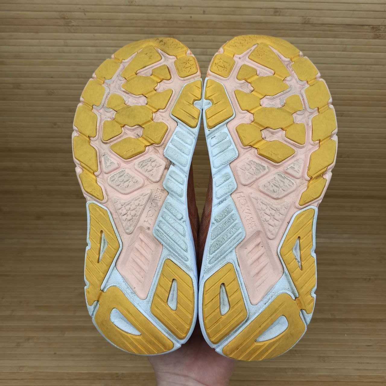 Кросівки Hoka Arahi 6 Розмір 40,5 (25,5 см.)