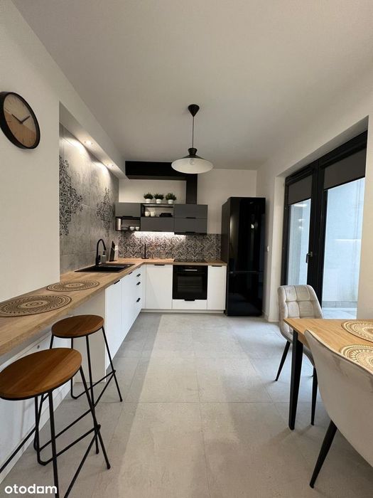 Nowy budynek 360 m2 z parkingiem na biuro