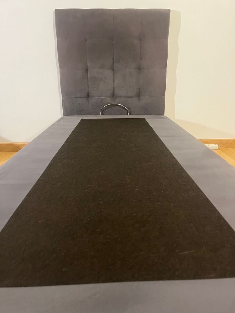 Cama sommier com cabeceira e arrumaçao