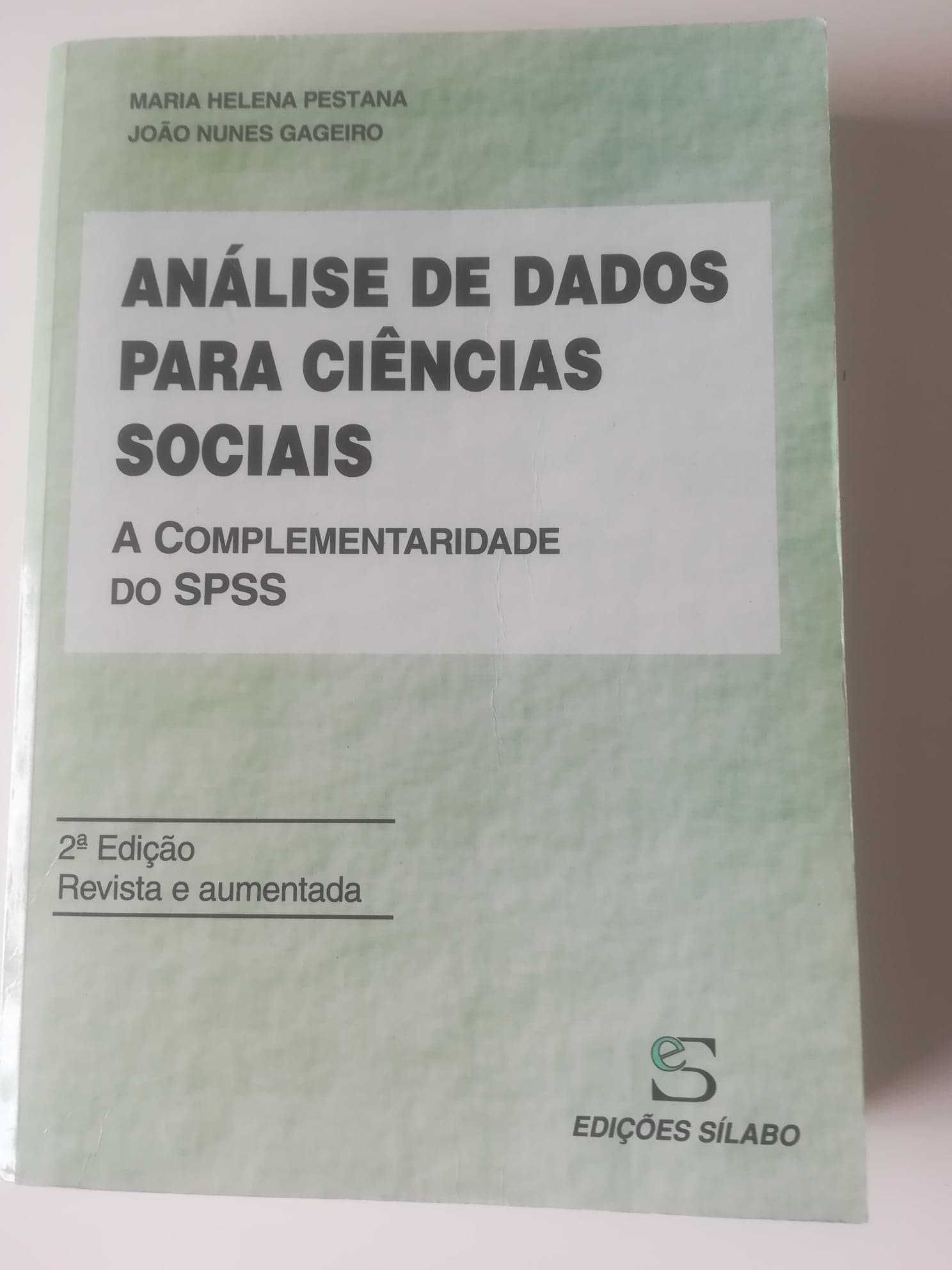Dois livros sobre análise de dados e SPSS
