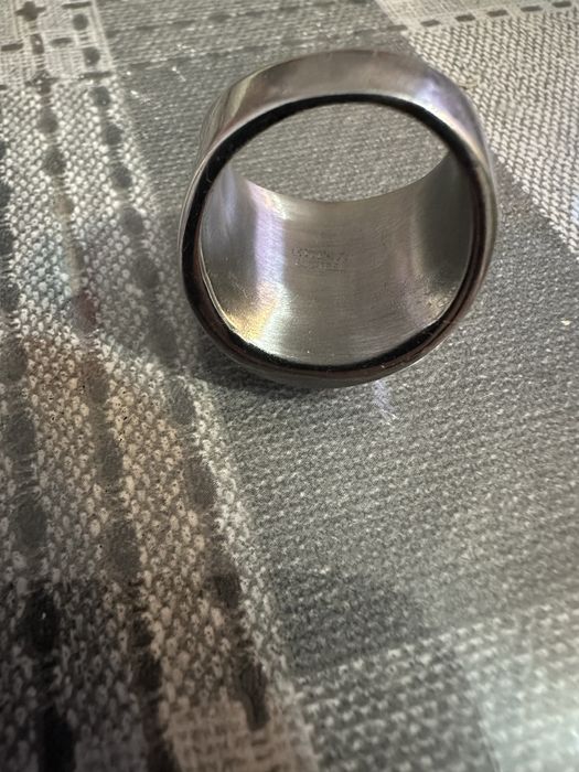 Pierscionek ze stali nierdzewnej