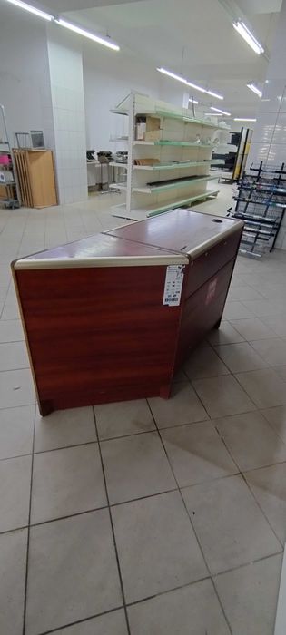 Lada sklepowa z narożnikiem
