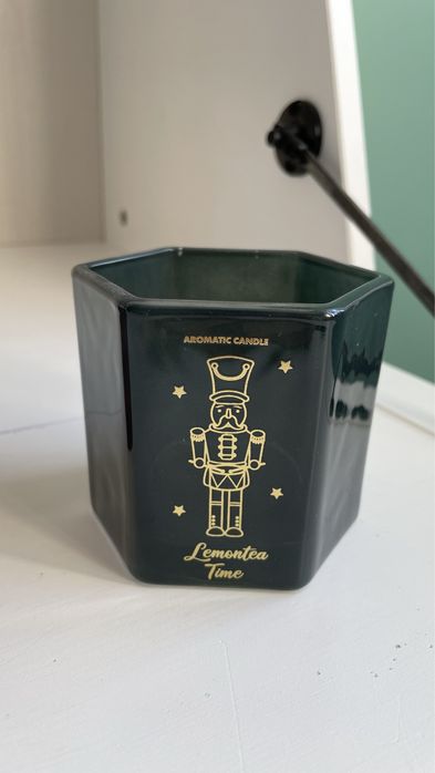 H&M Home świecznik z dziadkiem do orzechów