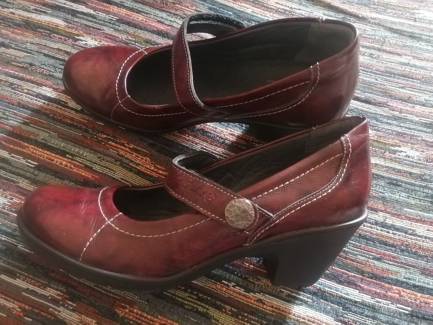 Женские кожаные туфли Suave 40-40.5, 41 р. на каблуке.