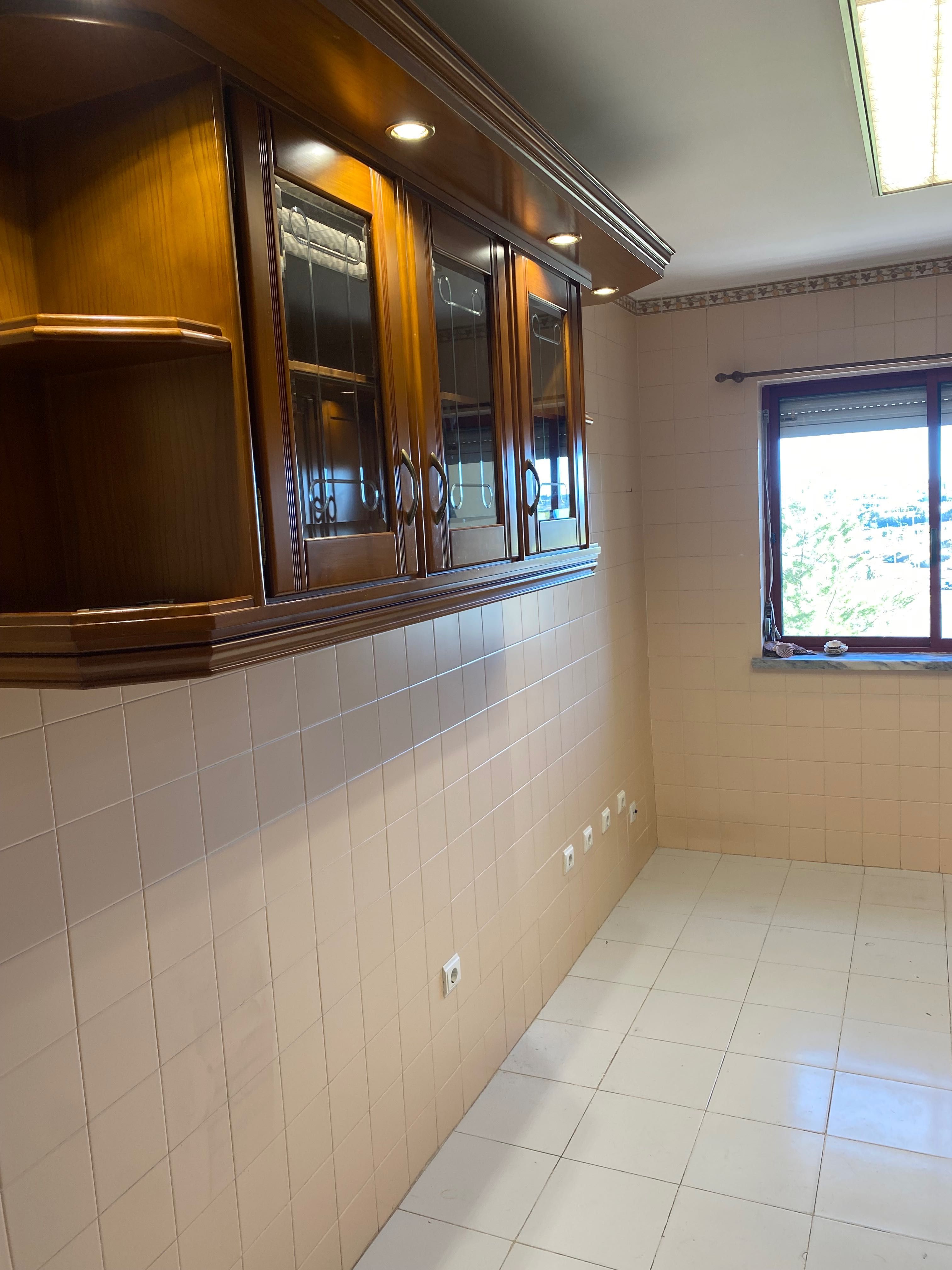 Arrenda-se Apartamento T3 no Monte da Caparica com GARAGEM