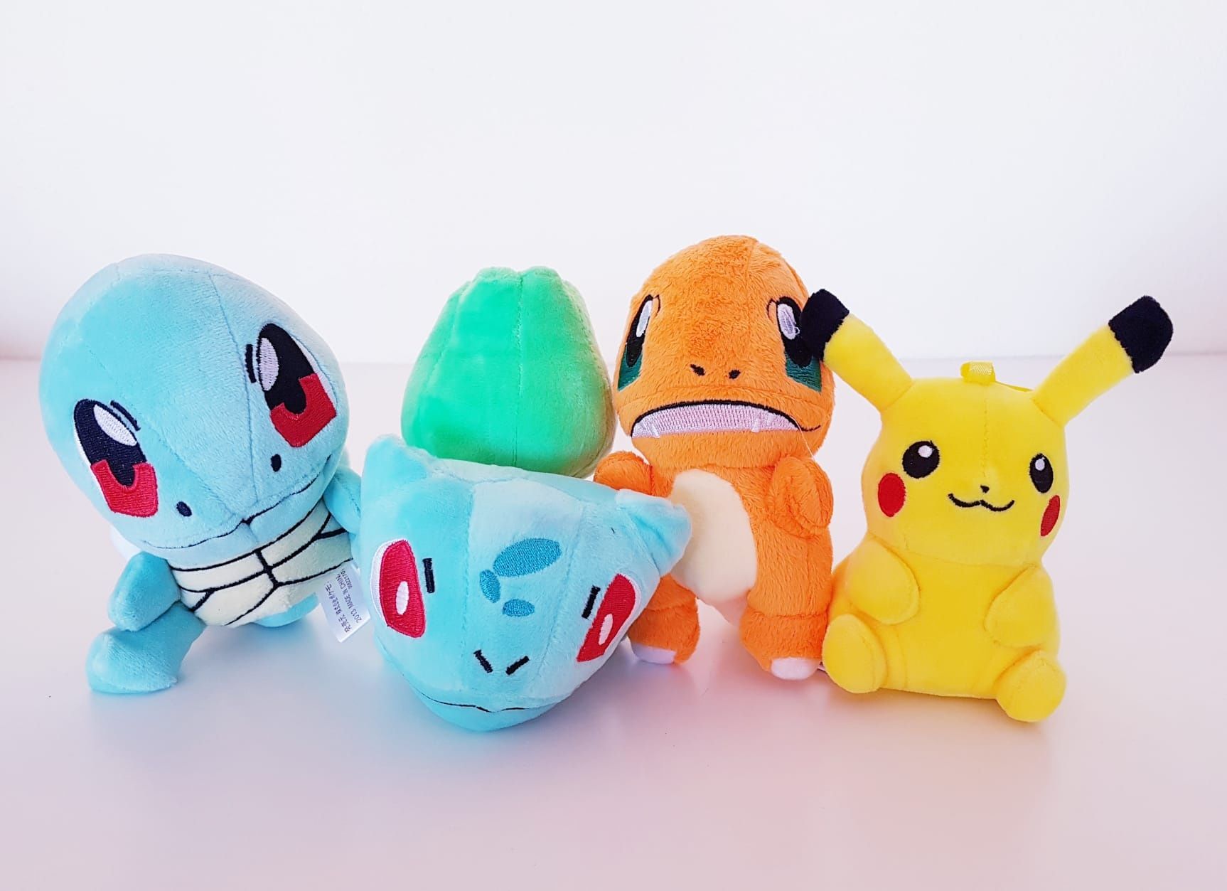 Conjunto 4 peluches Pokémon (portes gratis)