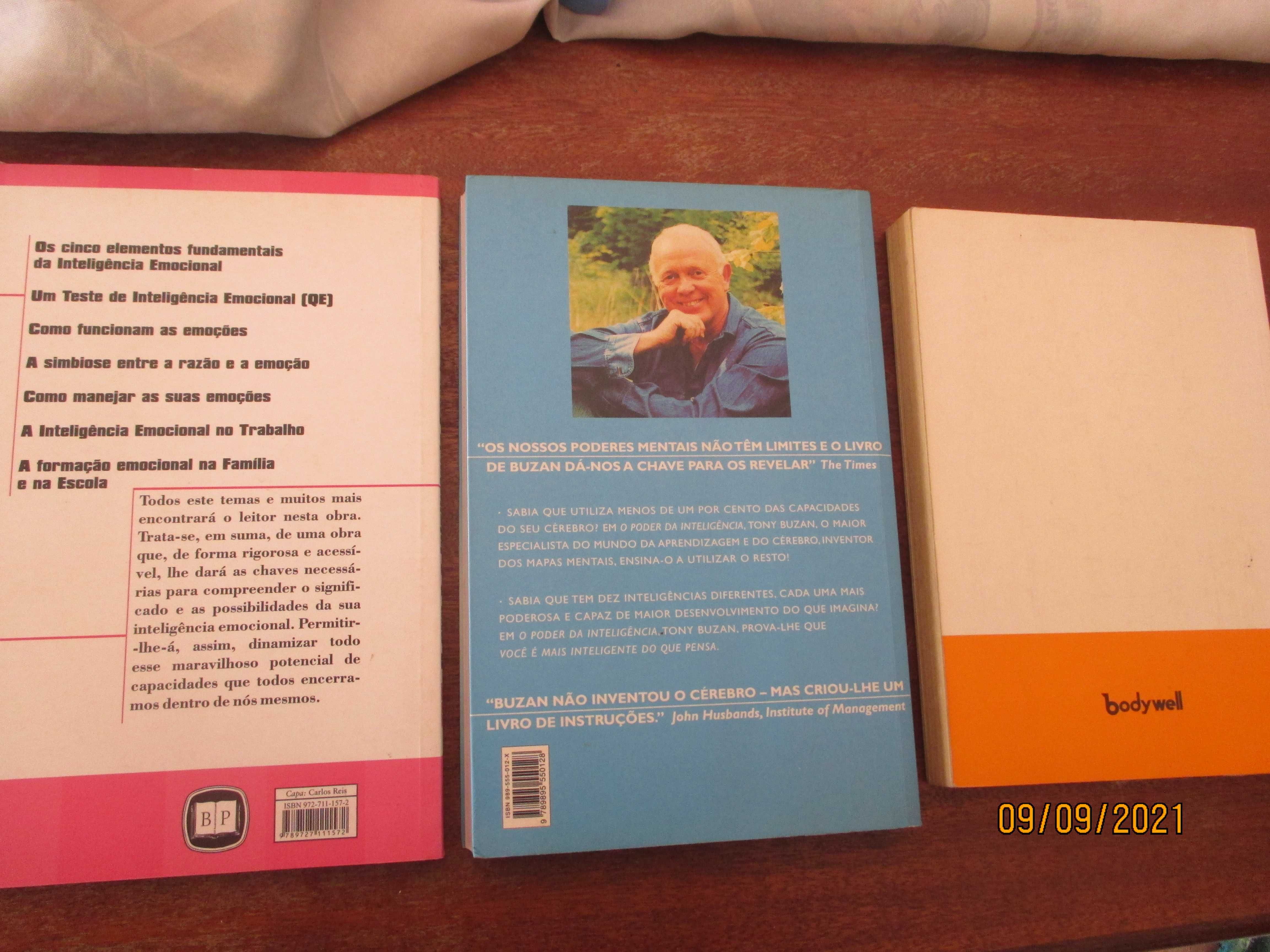 3 livros-Poder da inteleg./Intelegencia emocional/Sucesso graças desco