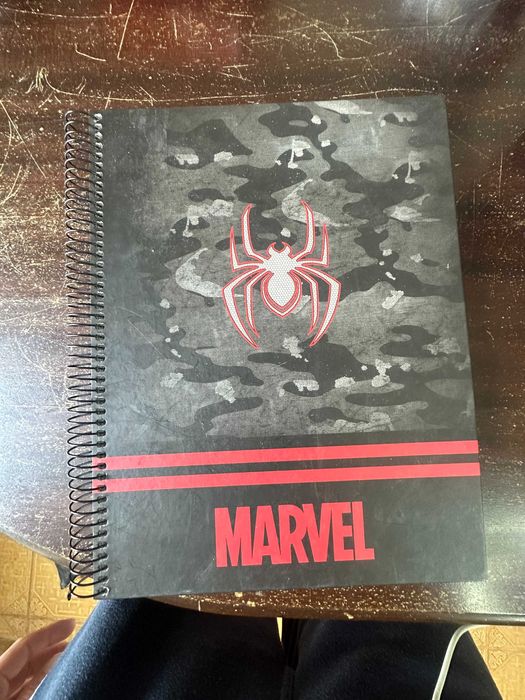 Caderno marvel A4