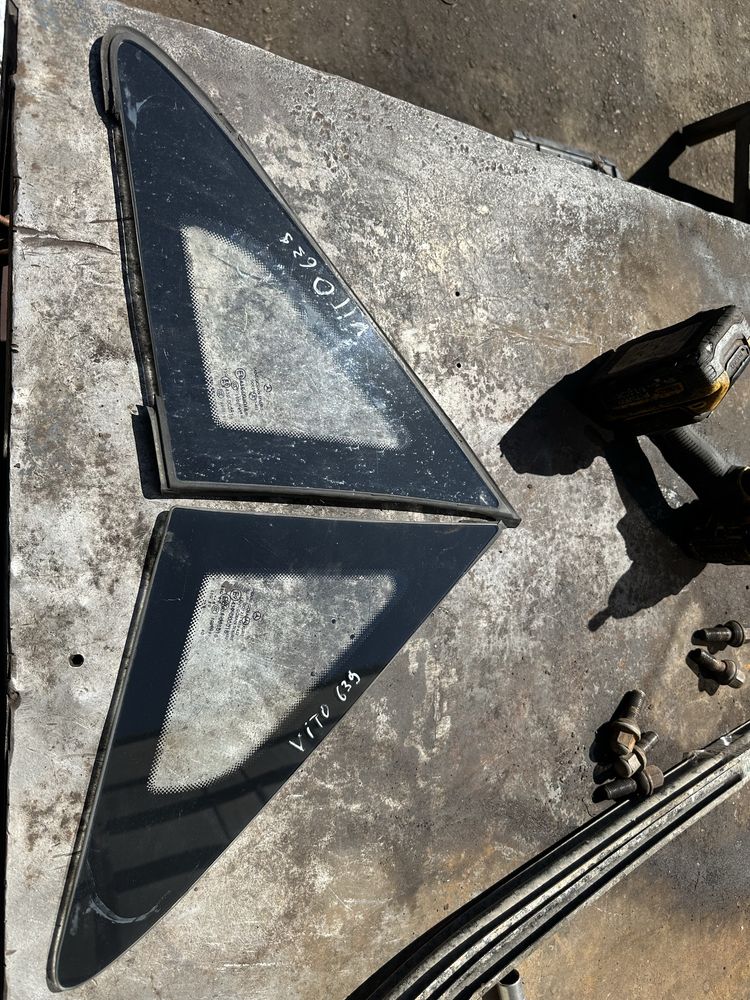 Стекло форточка Mercedes Vito 639, Viano A6396735005 A6396736705