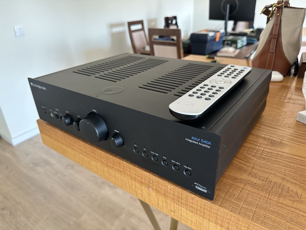 Amplificador Cambridge Audio Azur 540A