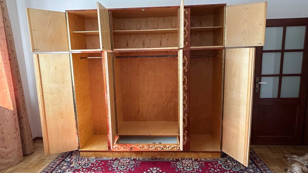 Zestaw mebli kalwaryjskich Pawie Oczko, lata 80-te.  Stan bardzo dobry