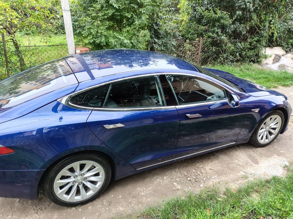 Tesla model S 2016