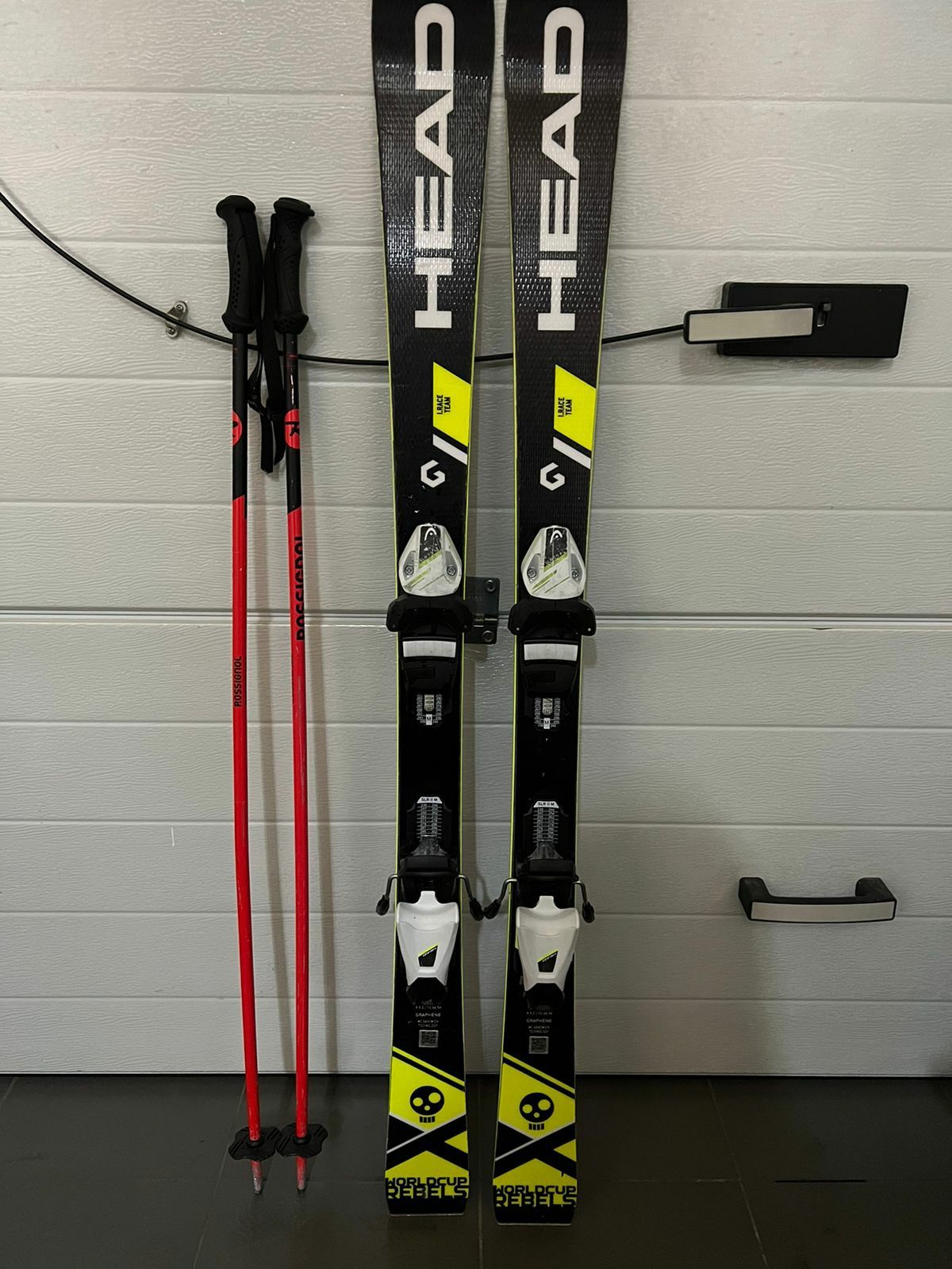 Детские лыжи, горнолыжные очки, лыжные палки (можно отдельно)