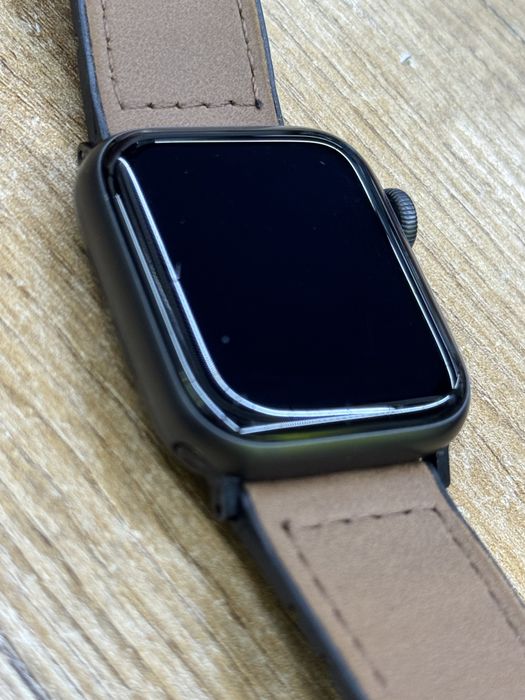 Apple watch 40 mm se + 5 paskow wymiennych