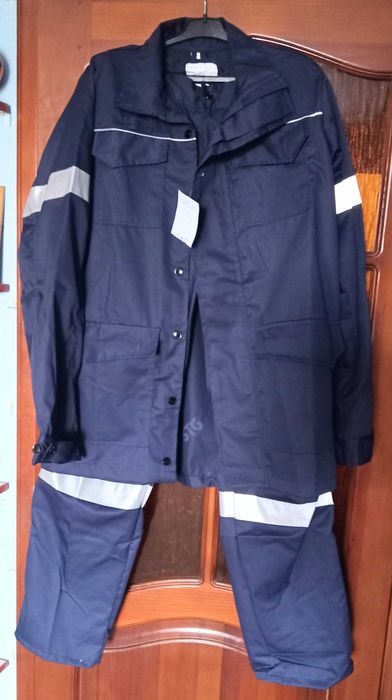 Спецодяг. Костюм для захисту від забруднень.