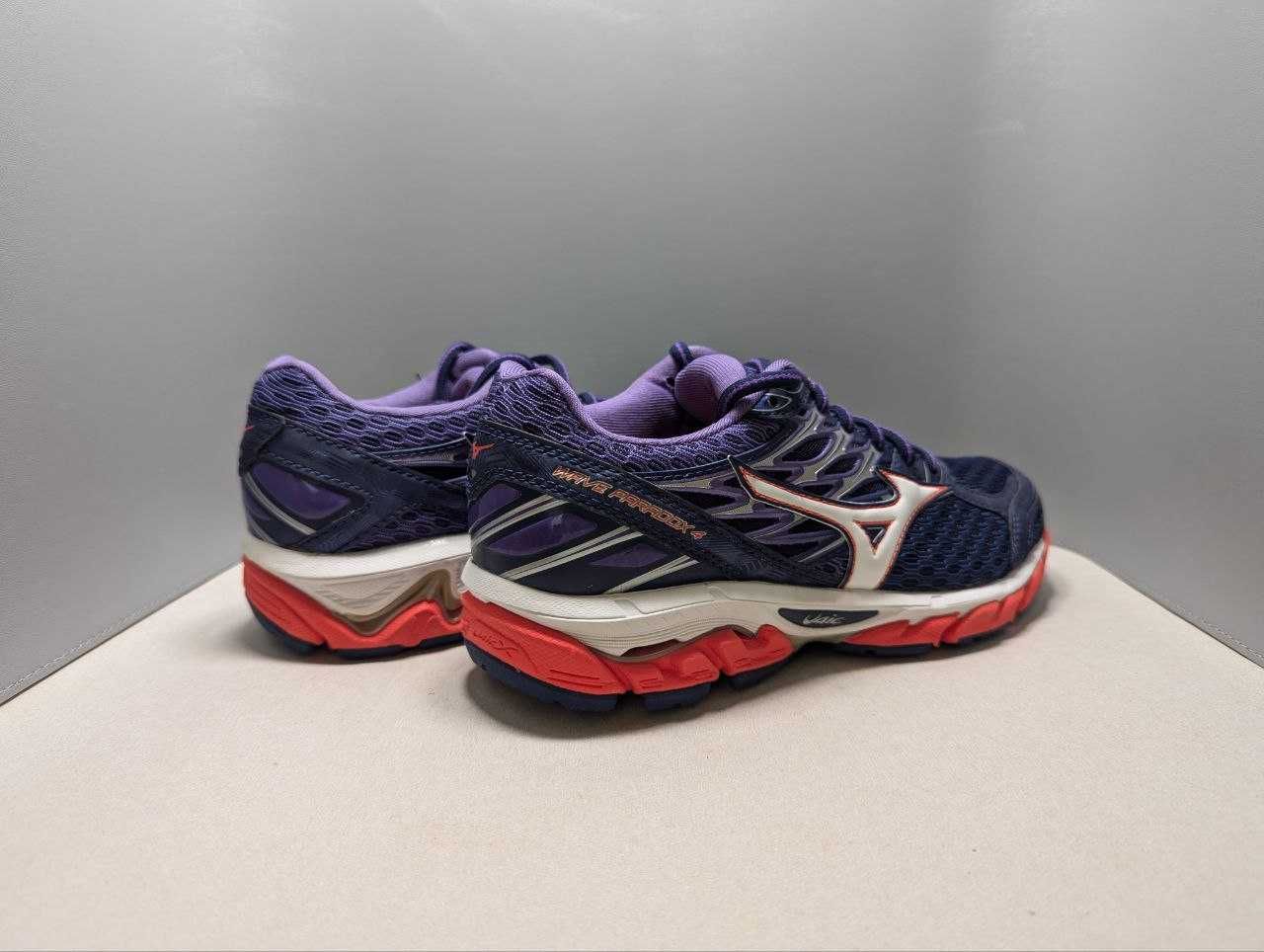 Жіночі кросівки Mizuno Wave Paradox 4 J1GD174002 розмір US 6.5 EU 36.5