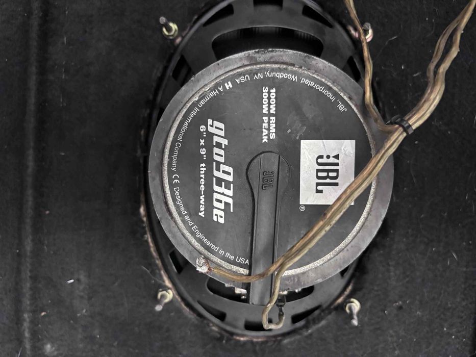 Radio z glosnikami do auta