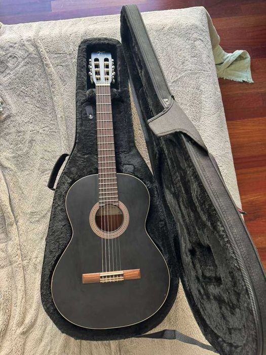 Guitarra com estojo JTC-5s