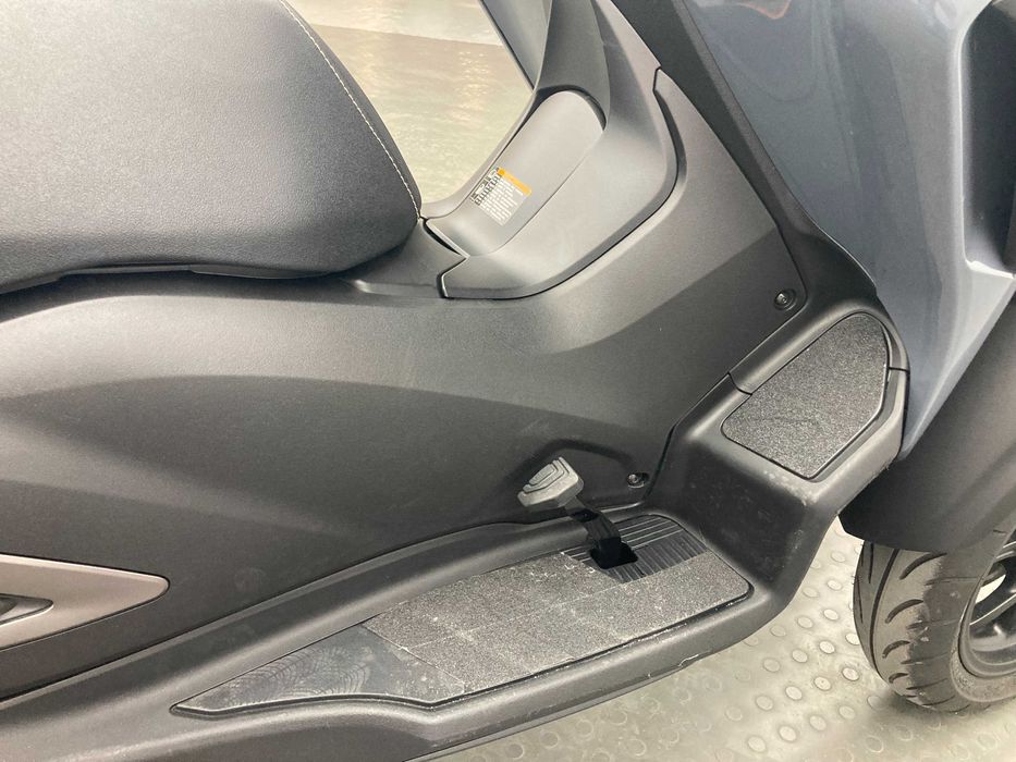 Максіскутер Yamaha Tricity 300