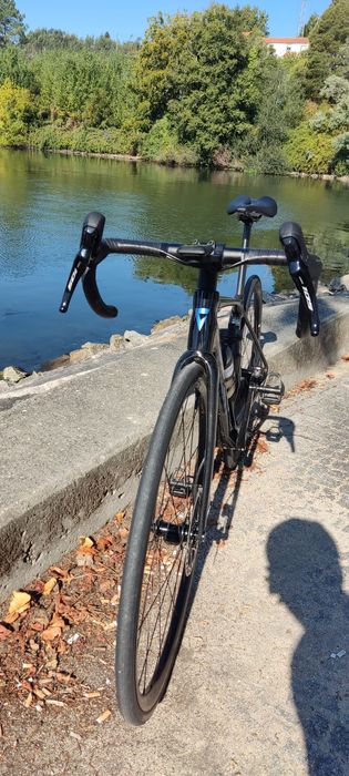 Bicicleta GIANT TCR Advanced 2 Pro Compact 2025