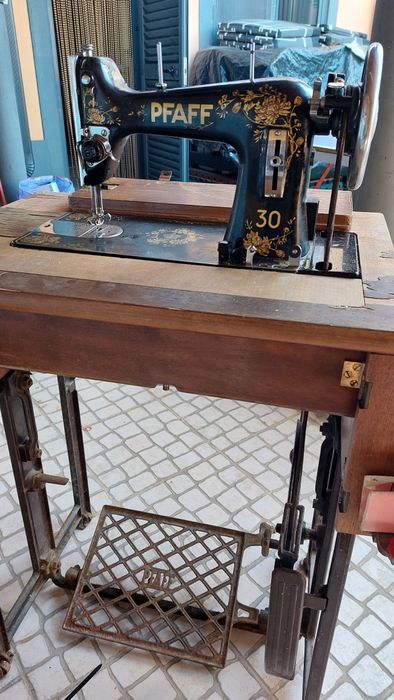 Máquina costura antiga PFAFF