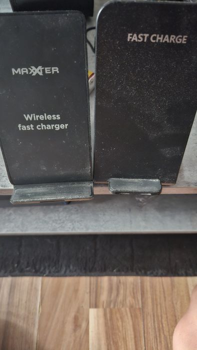 2 ładowarki bezsprzewodowe indukcyjne