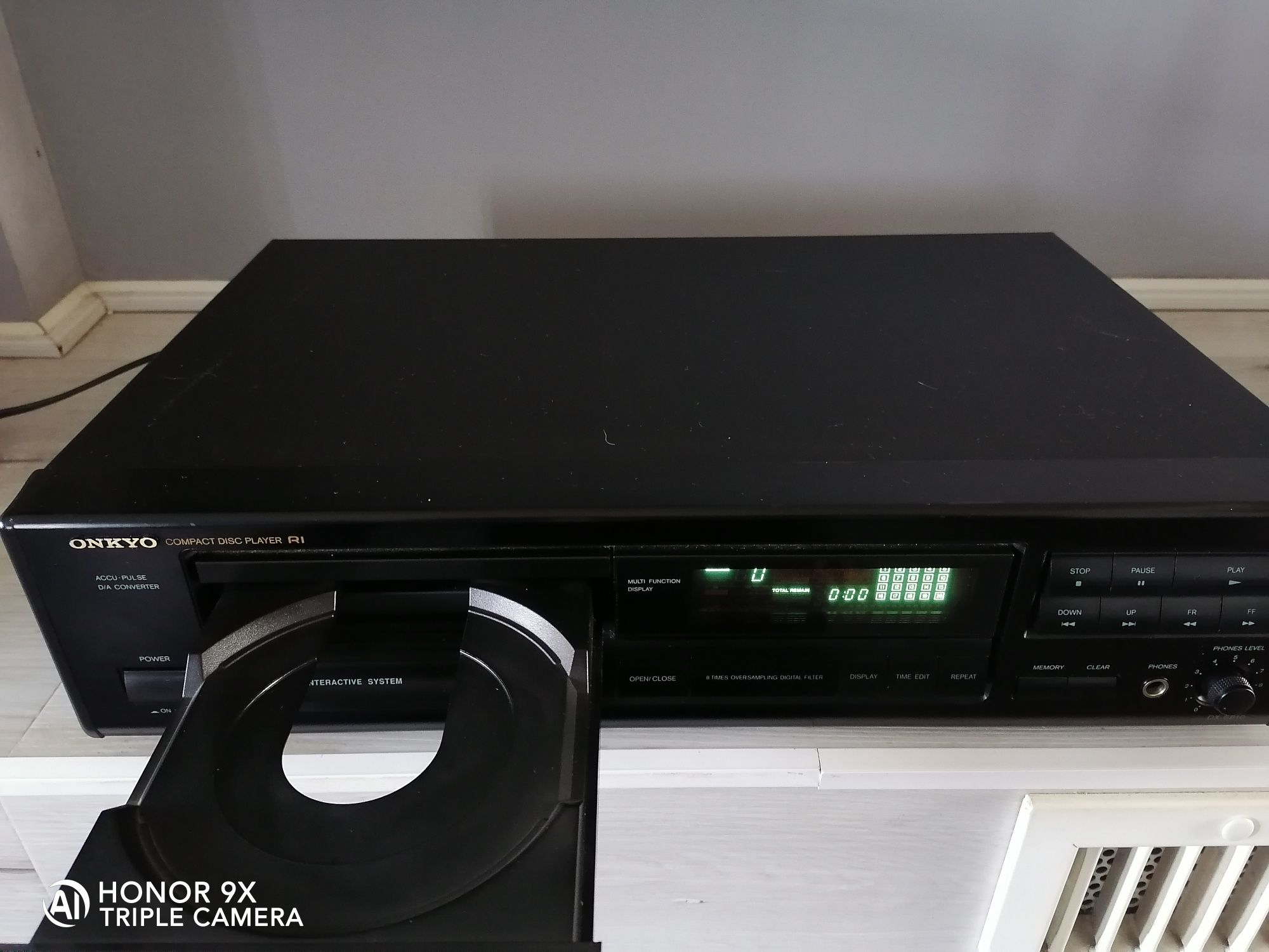 Onkyo DX-6810 compact disc player. CD плеер.