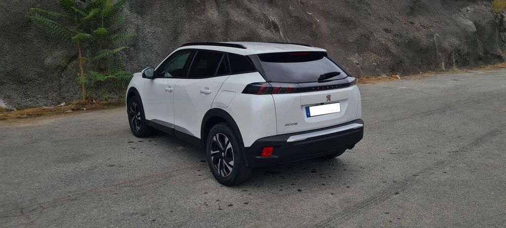 PEUGEOT 2008 1.2 PURETECH ALLURE