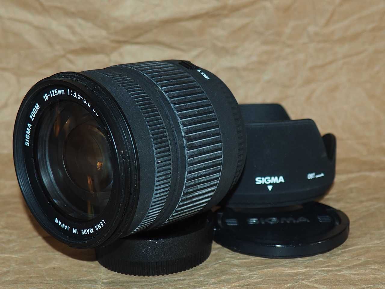 Obiektyw Sigma ZOOM DC 18-125mm f/3.5-5.6 D.