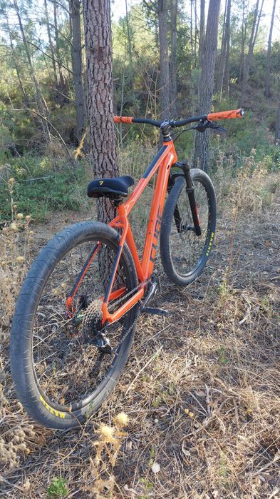 Bicicleta de BTT/wheeling, Cube attention nova
