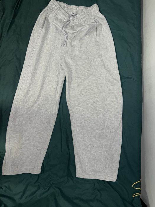 Сірі штани Bershka (barrel fit)