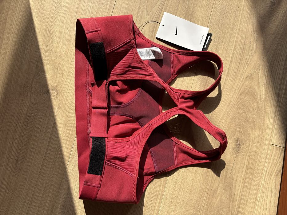 Спортивные топы