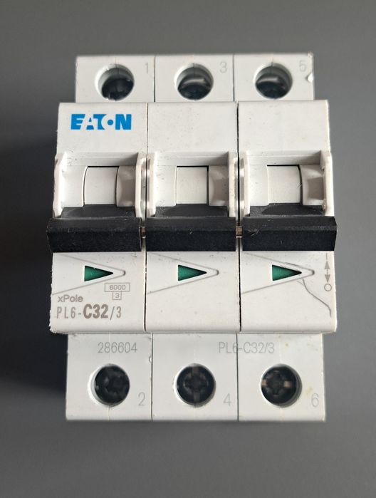 Автоматичний вимикач Eaton PL6-C32/3