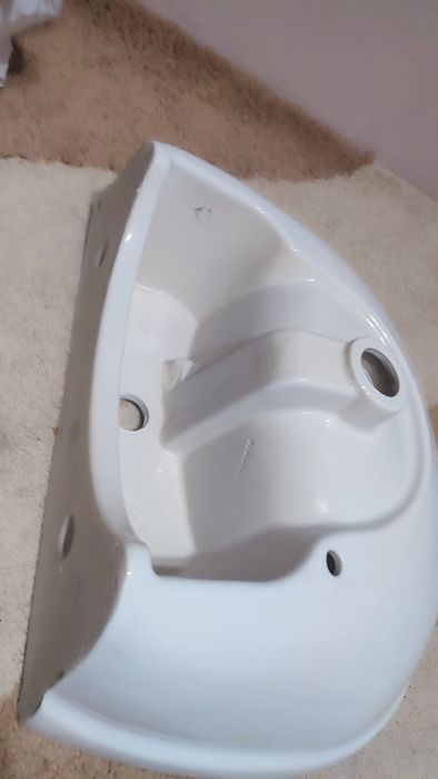 Умивальник у ванну кімнату