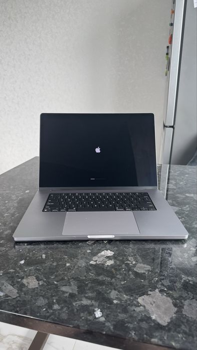 Macbook 2021р, екран 16, Apple M1 Pro, 16 Gb, 500 Gb