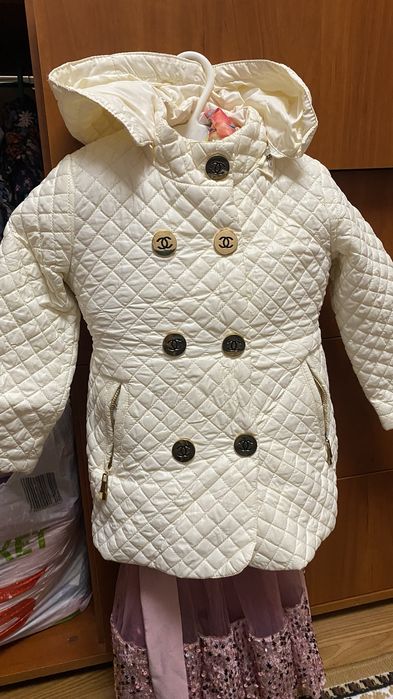 Курточка, куртка, жилетка, вітрівка на дівчинку