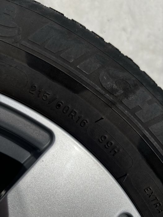 4x felgi aluminiowe 16” z oponami zima 215/60 99H Michelin Alpin