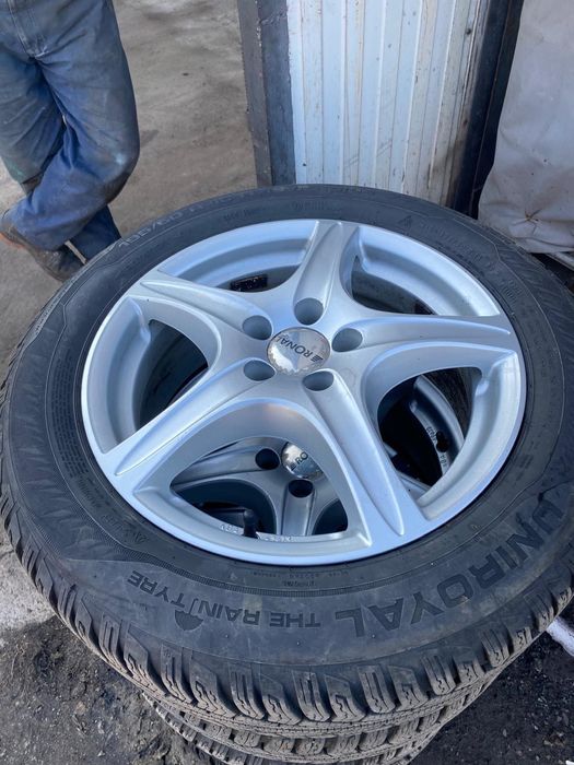 Alufelgi Ronal wraz z oponami zimowymi Uniroyal 195/60 R16