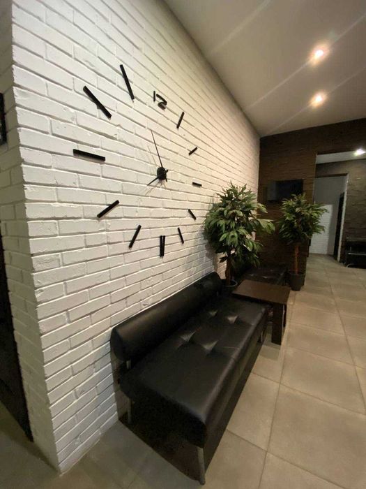 Оренда приміщення 125 кв.м на м. Позняки (фасад) без комісії!