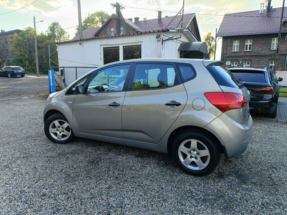 KIA VENGA 1.4 90 KM, Klimatyzacja, Czujniki Parkowania, Bardzo ładna