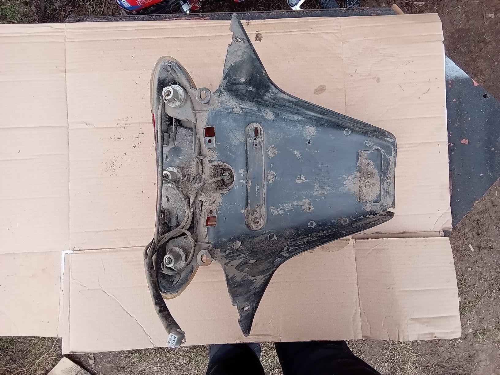 Tylna lampa z błotnikiem QT-4 Zipp  Quantym  Romet Barton  Torq  Junak
