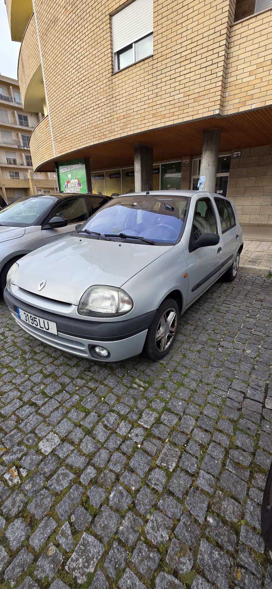 Renault clio 1.2 rt