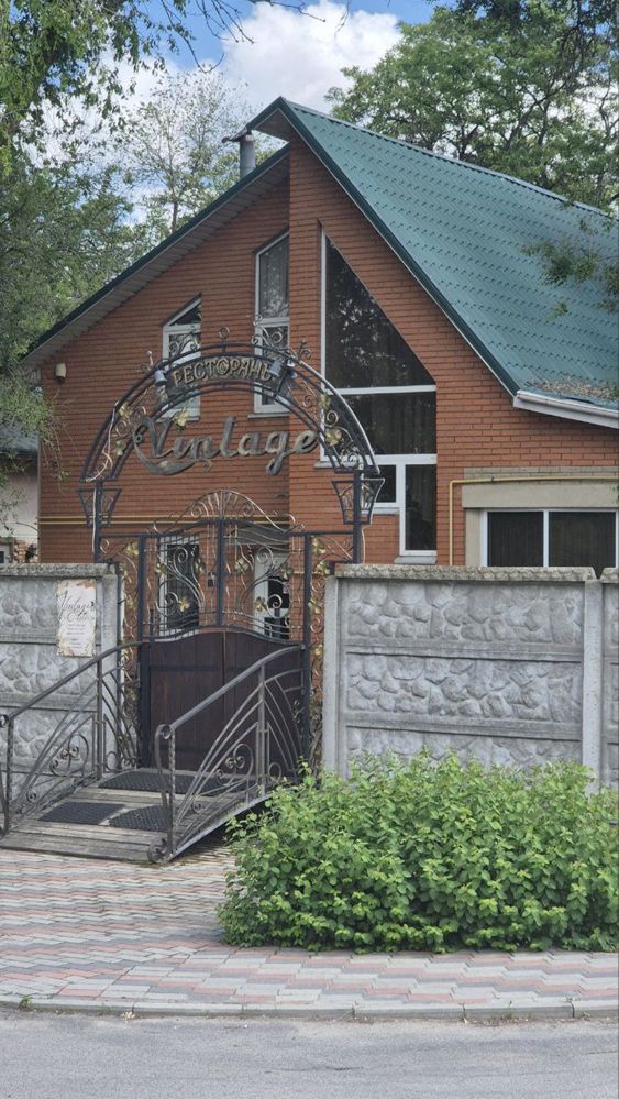 Продам будинок в центрі Підгородного, терміново